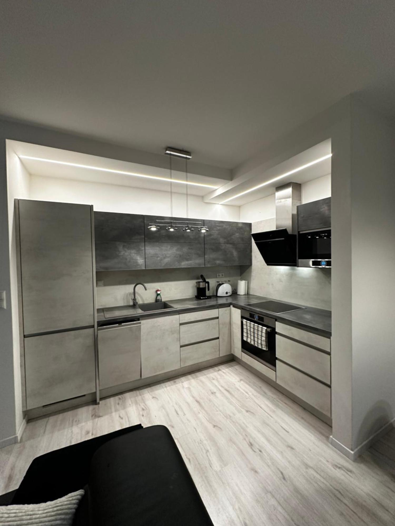 Apartman S Terasou Zvolen Bagian luar foto