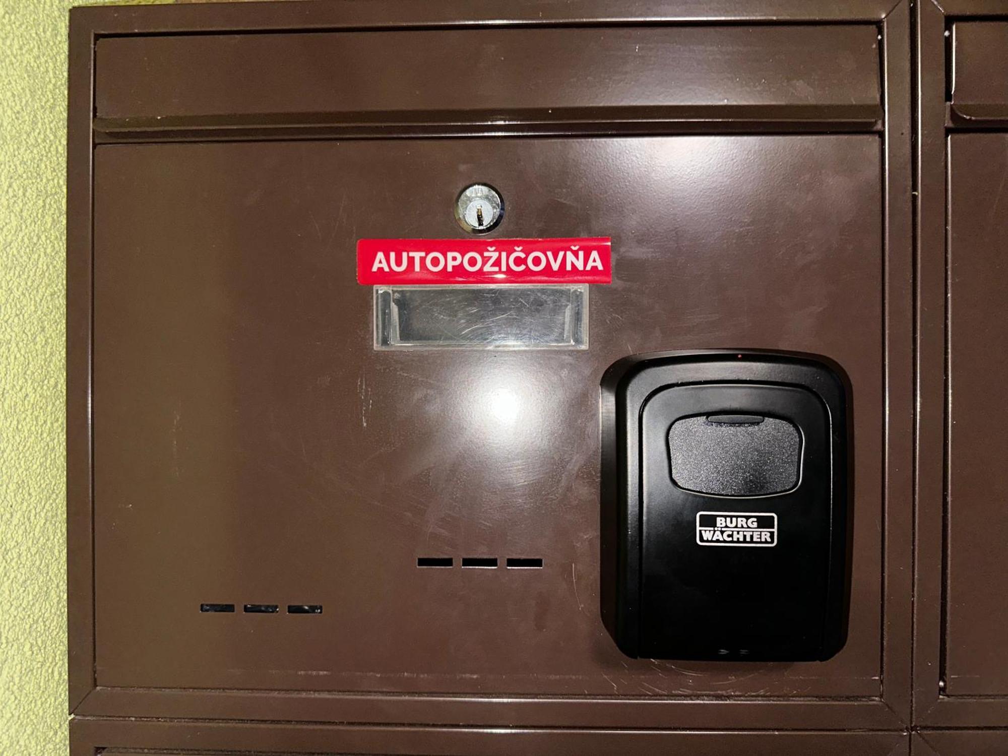 Apartman S Terasou Zvolen Bagian luar foto