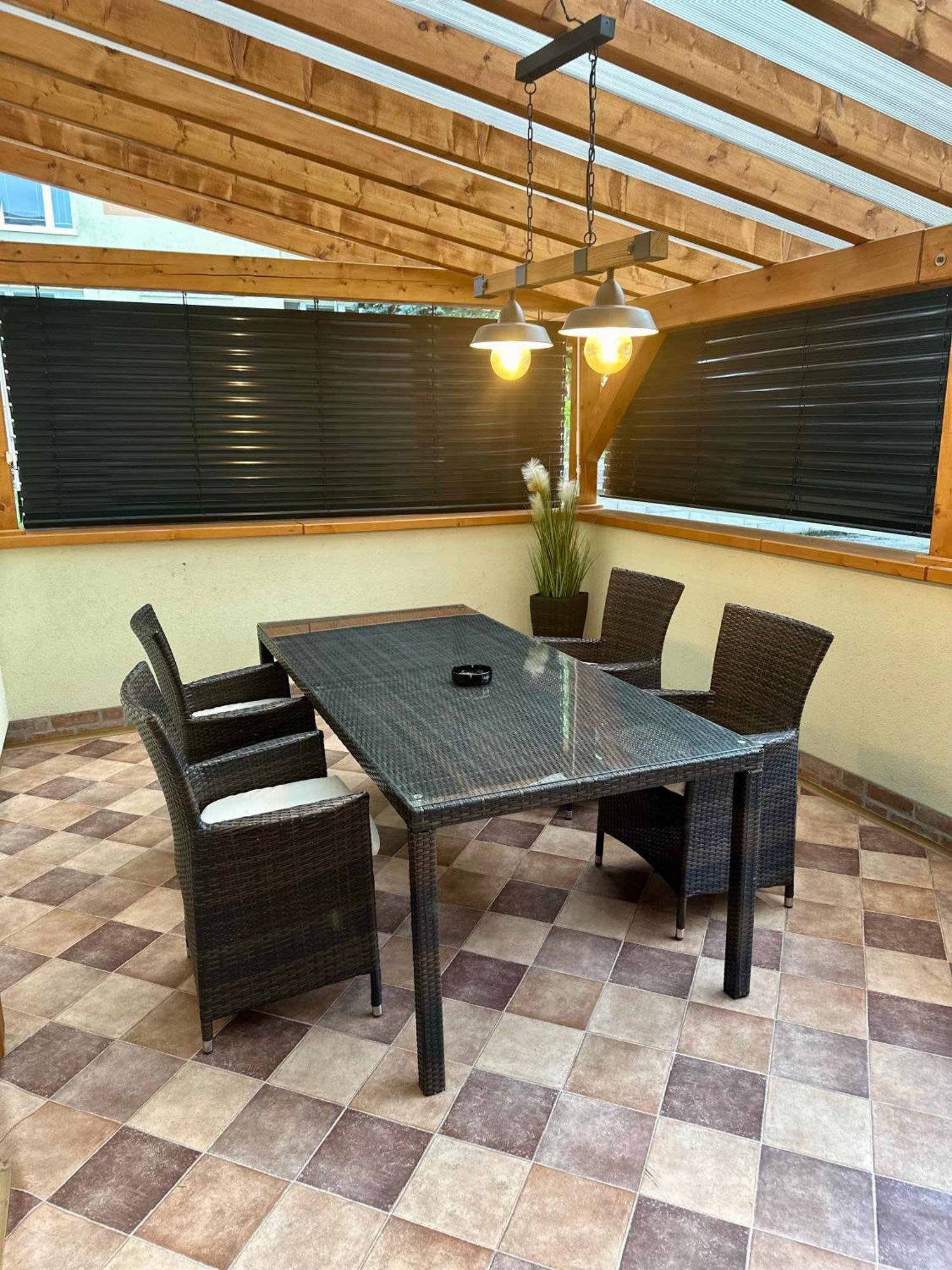 Apartman S Terasou Zvolen Bagian luar foto