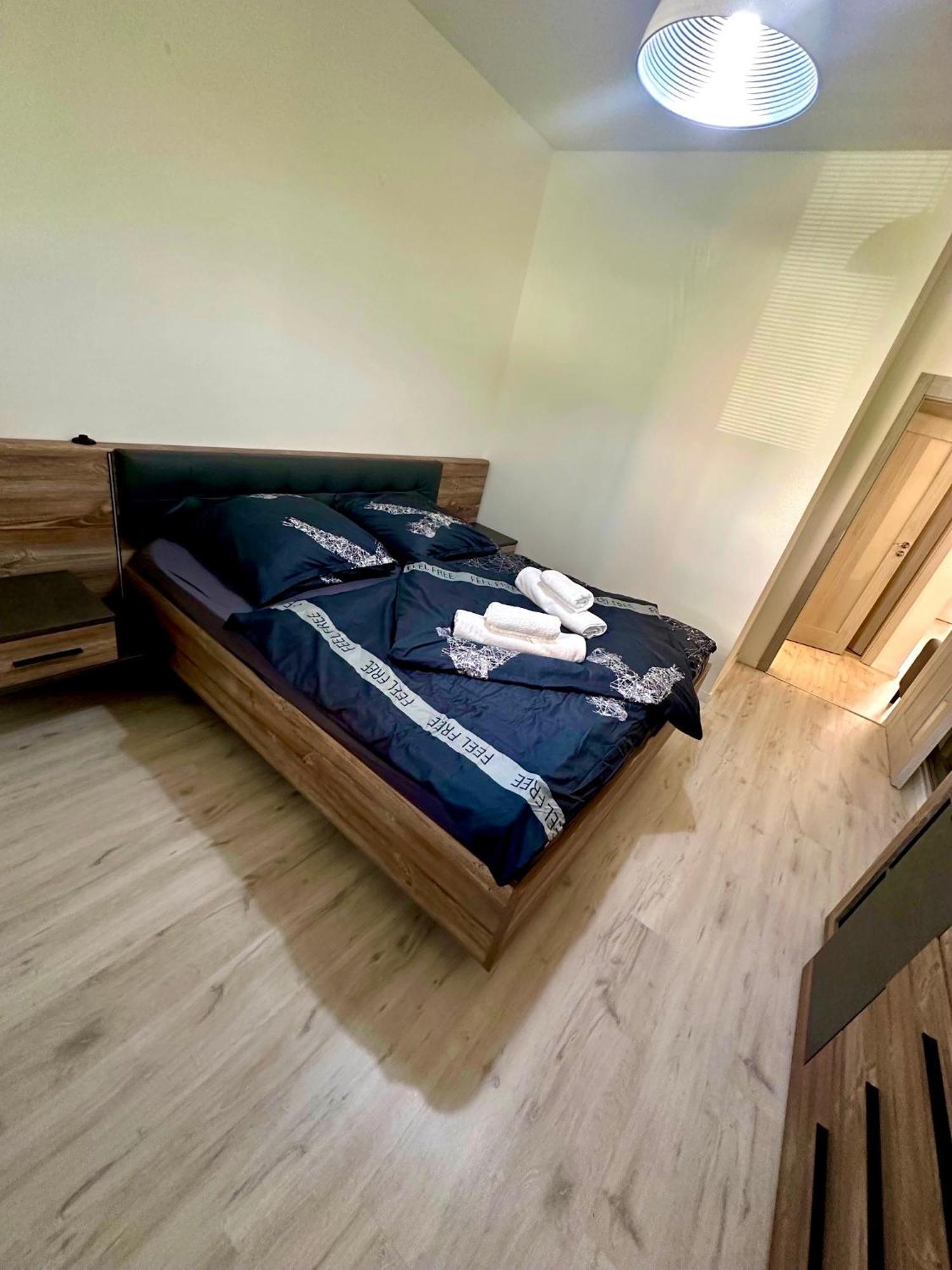 Apartman S Terasou Zvolen Bagian luar foto