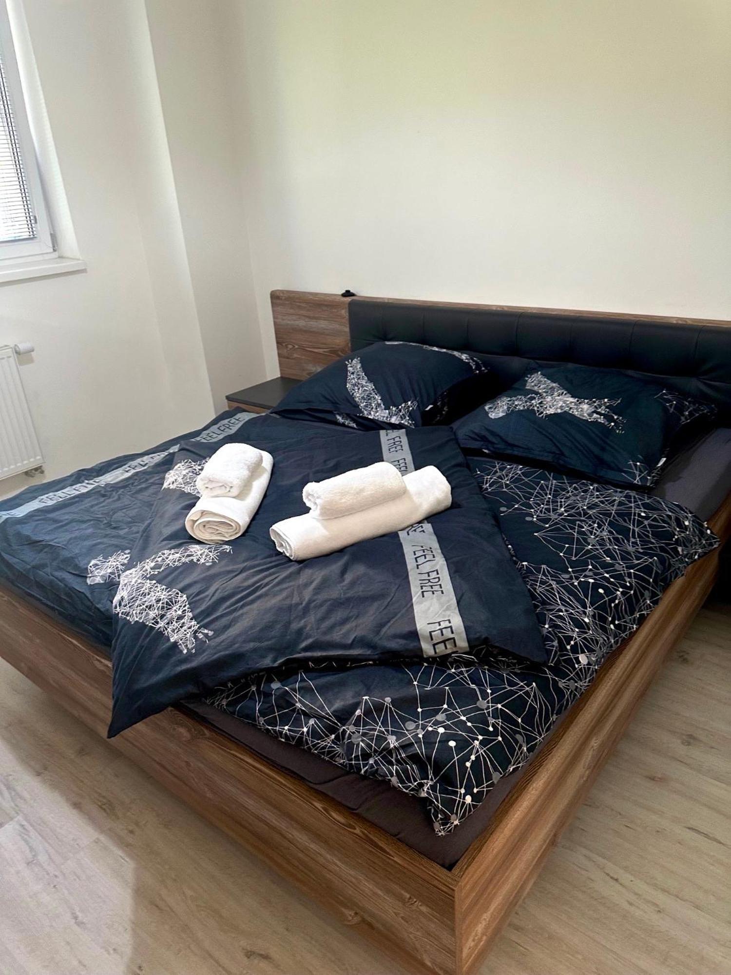 Apartman S Terasou Zvolen Bagian luar foto